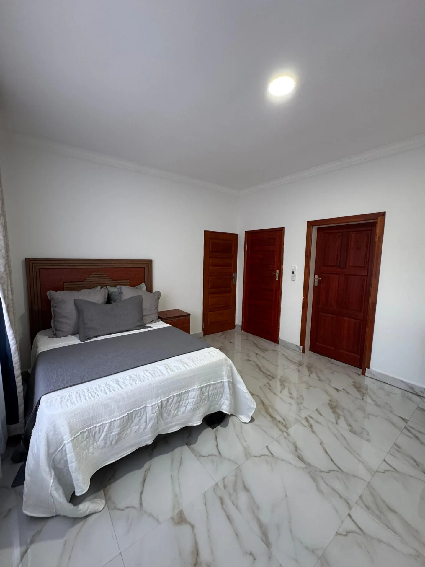 Private single bedroom bed space